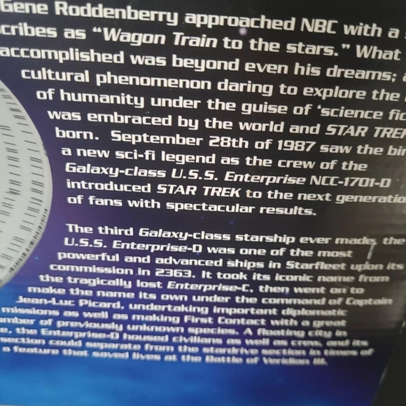 2014 Star Trek Next Generation Enterprise NCC-1701-D "All Good Things"  NIB - Picture 9 of 16